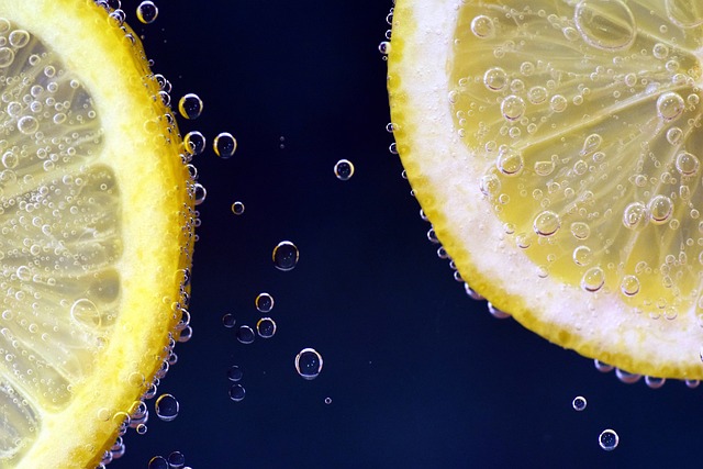 Woda z cytryną na odchudzanie – przepis